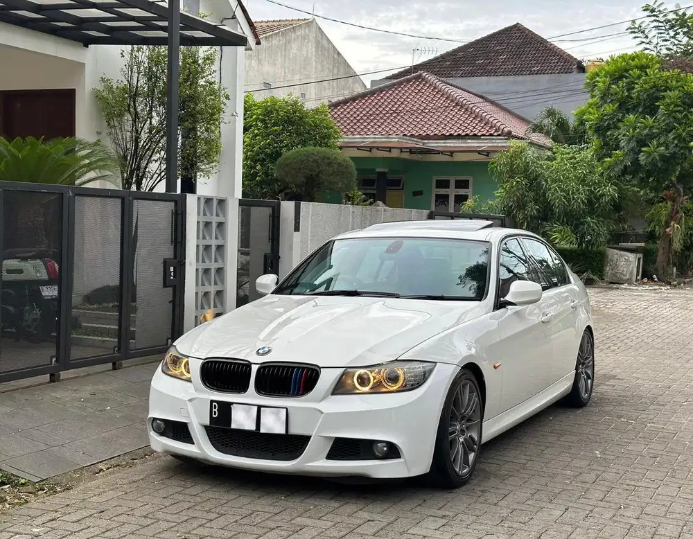 Bmw 325i 2012 M-Edition Sunroof Matic at