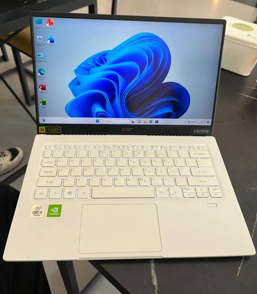 Laptop Acer Swift SF514-54GT White Ringan Masih Segel Acer Layar Sentu