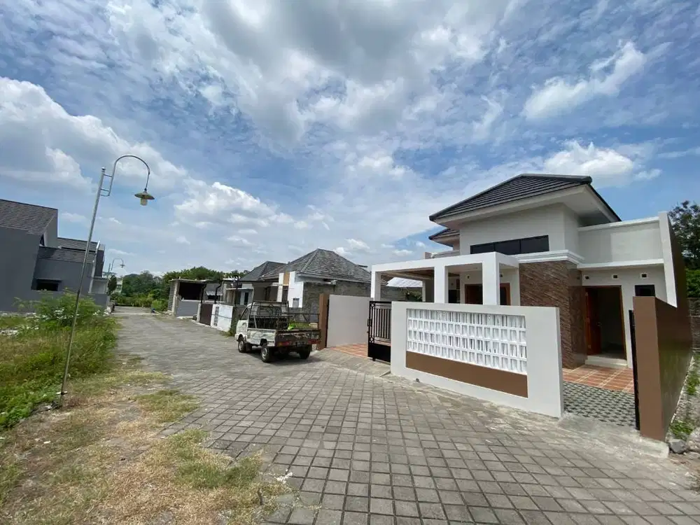 RUMAH BARU SIAP HUNI DALAM PERUMAHAN 925 JUTA DEKAT KADISOKA SLEMAN