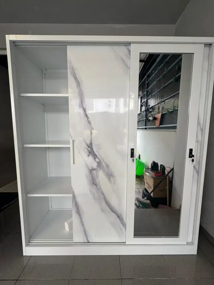 Lemari Besi 3pintu mirror