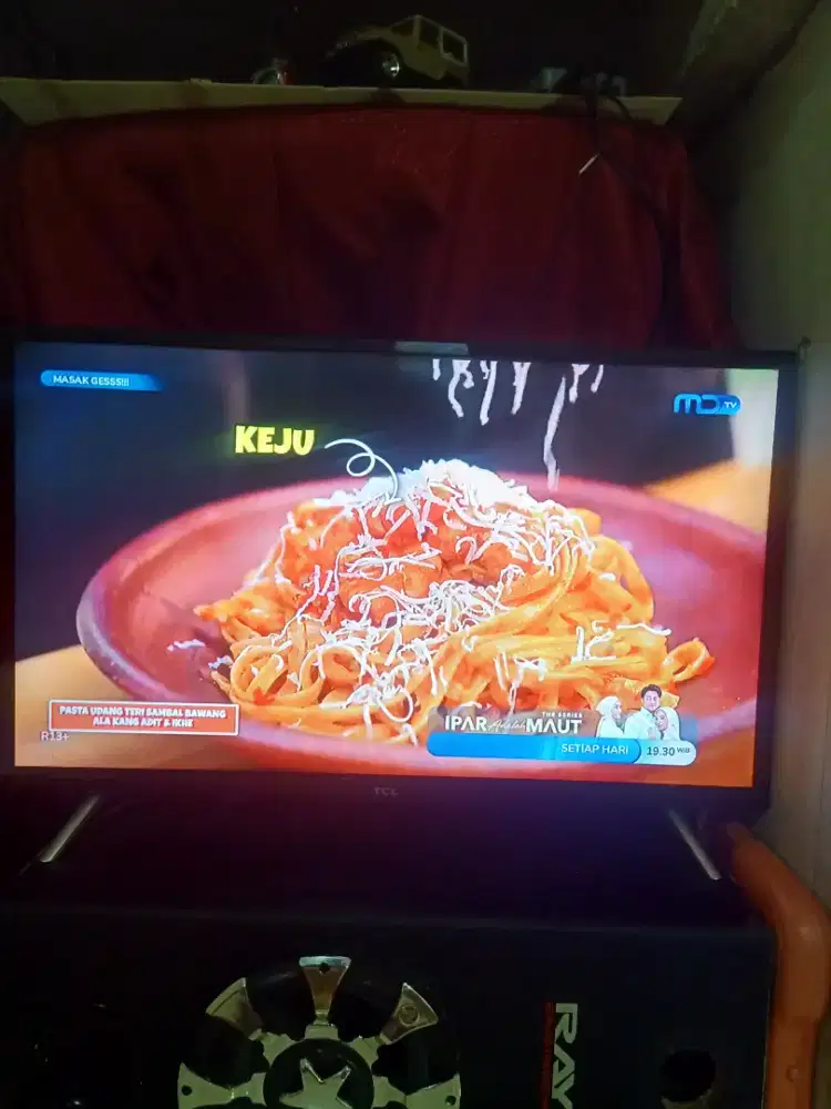 Televisi merk TCL 32