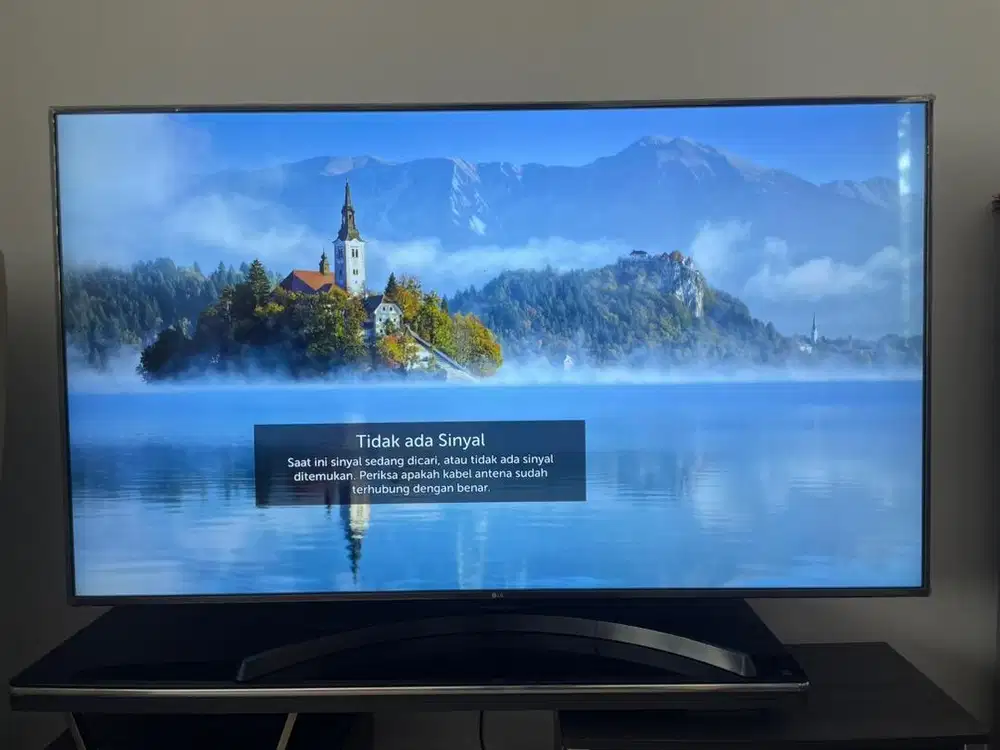 SMART TV LG 65 Inch Ultra HD AI ThinQ 65UK6540PTD Bekas Preloved