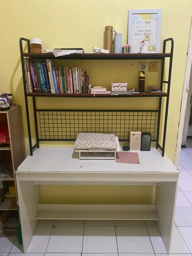 Meja Kerja + Rak buku set