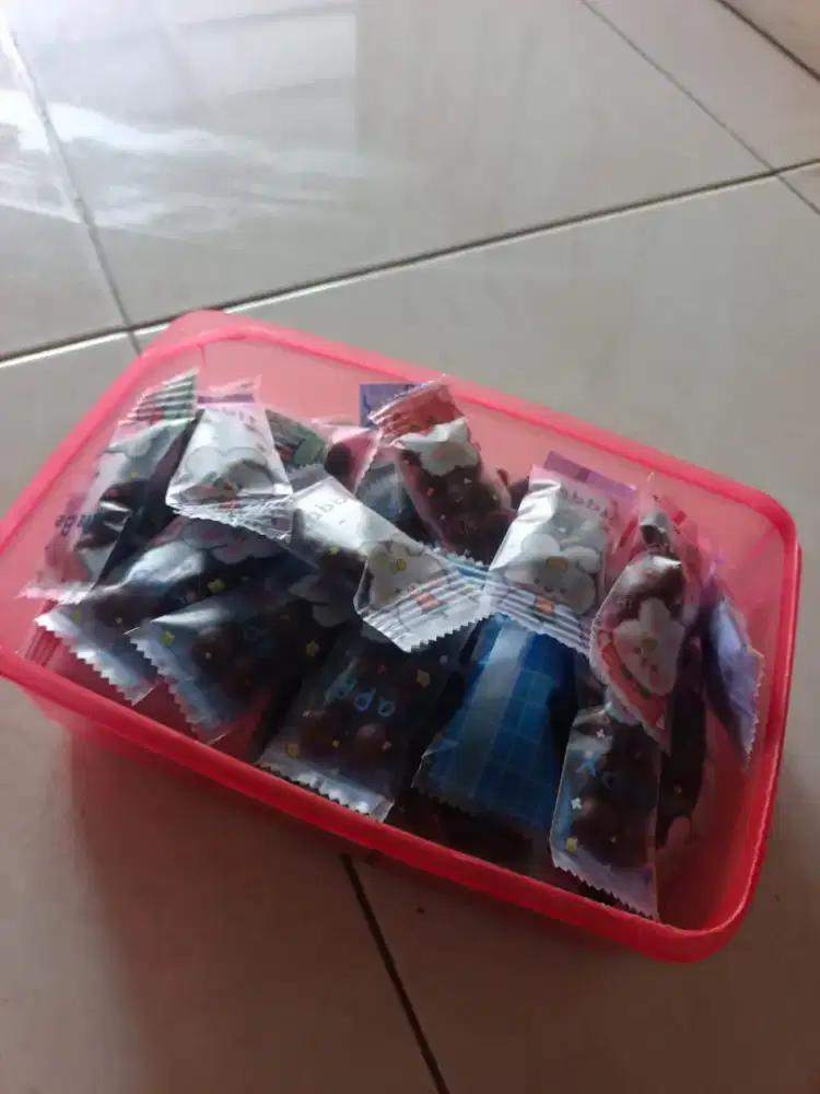 Dibeli dibeli bola coklat enak dibeli enak banget coba deh