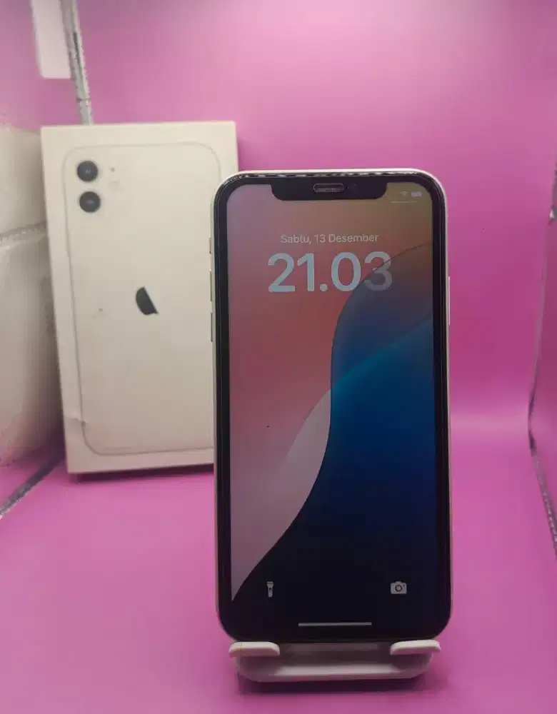 IPHONE 11 128GB RESMI IBOX MULUS NORMAL FULLSHET 
BISA SEMUA KARTU