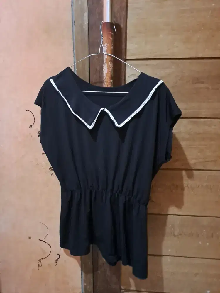 Blouse hitam bahan adem
