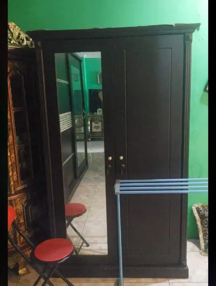 Dijual lemari bekas