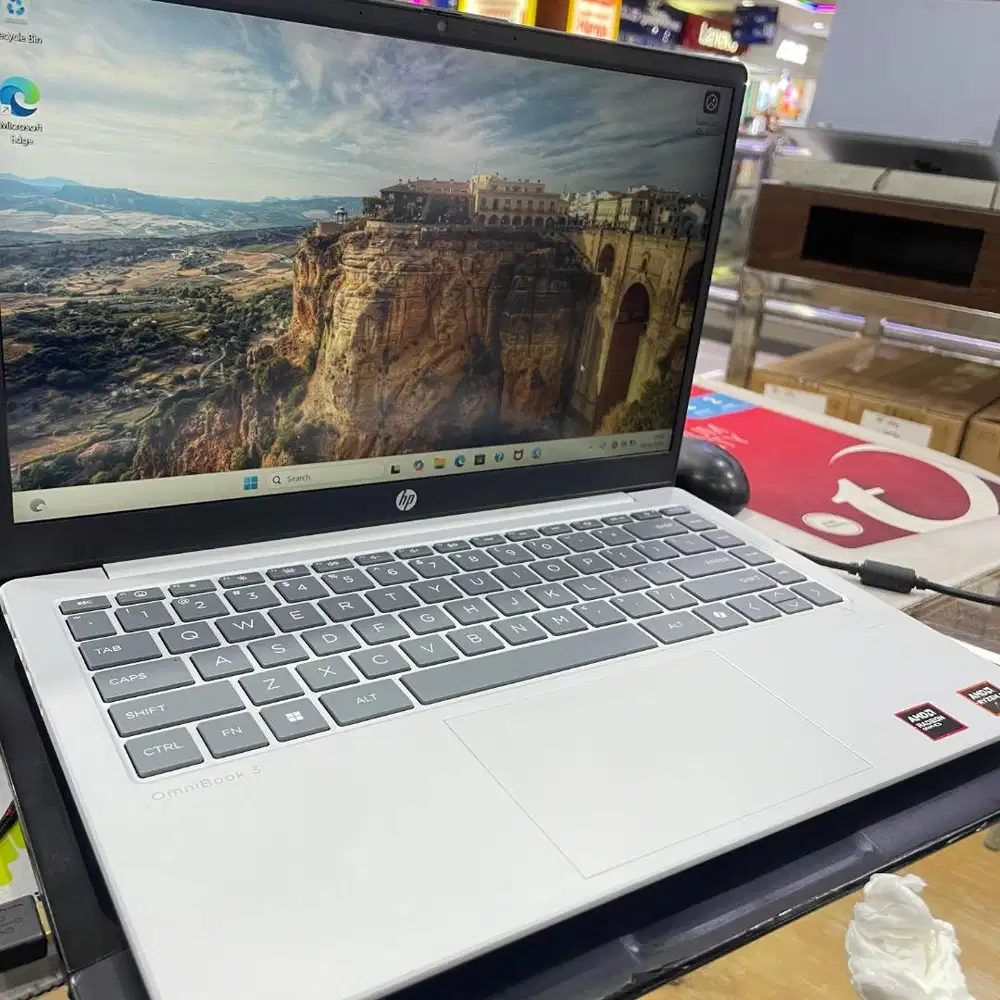 Laptop HP OMNIBOOK 3 NG AI HA0336AU 14 RYZEN AI 5 340 24GB RAM 512GB