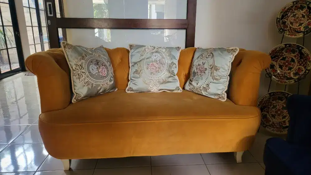Preloved sofa warna kuning