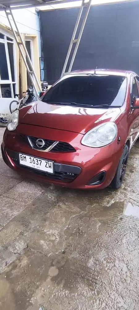 Di jual mobil Nissan march 2018