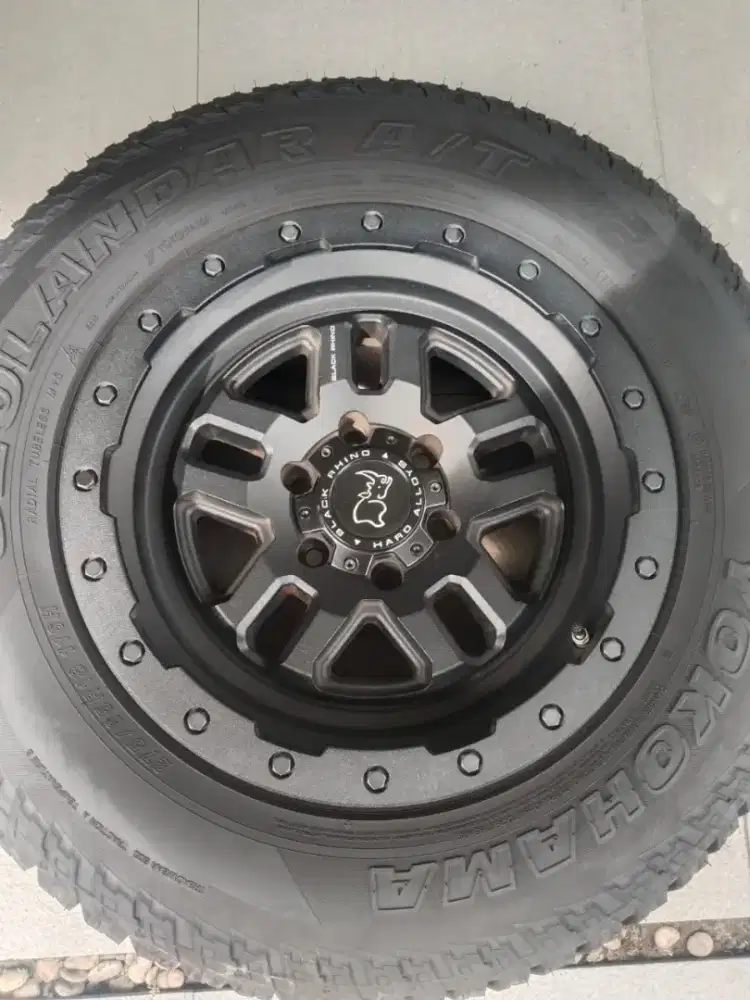 Dijual velg Black Rhino dan Ban Yokohama
