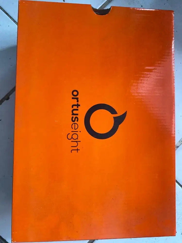 sepatu futsal ortuseight