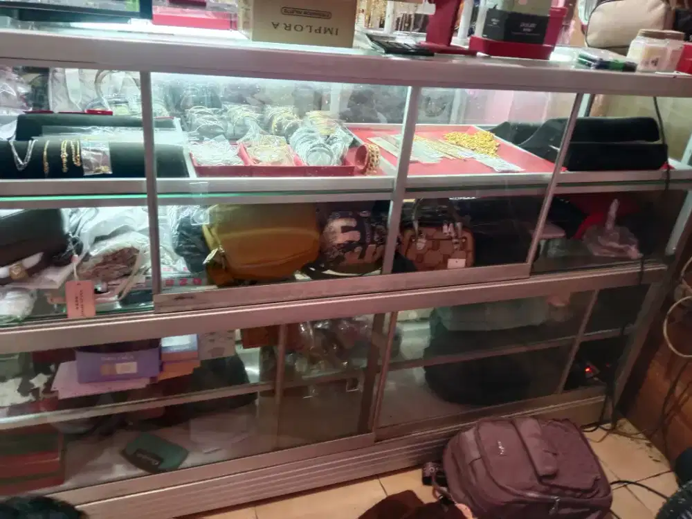 Etalase ukuran panjang msih bgus