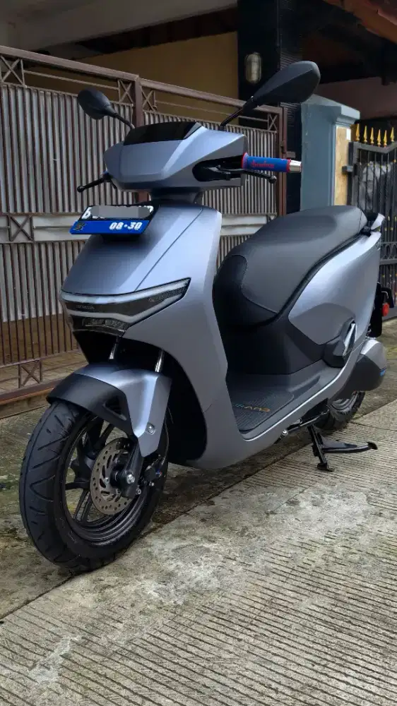 Honda CUV-E Standar Silver Matte