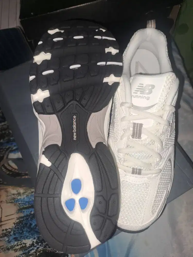 Sepatu NB 530 Cream (Abu)