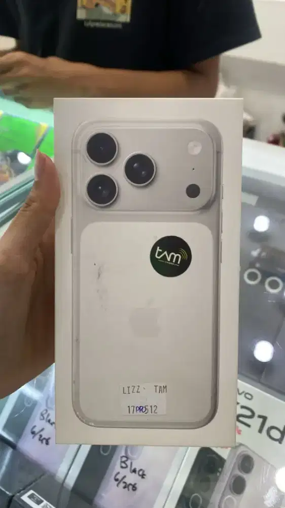 17 pro 512Gb silver, baru