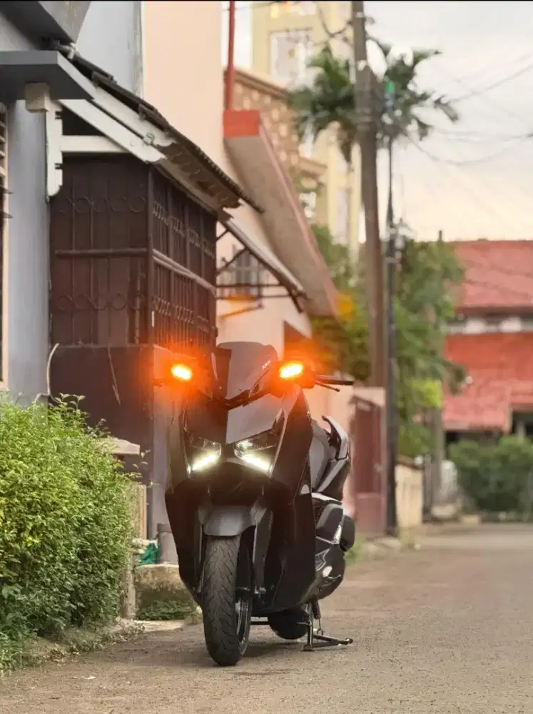 Yamaha XMAX 2023 Connected Warna Hitam