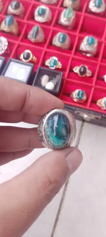 cincin batu bacan elektrik