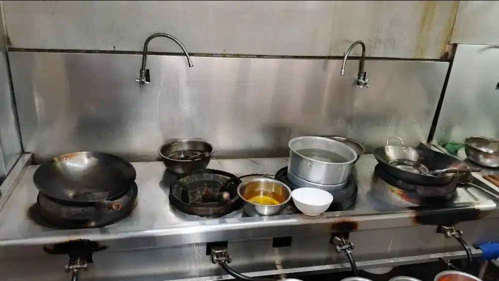 Dijual meja kompor panjang 2 meter  , muat 4 kompor