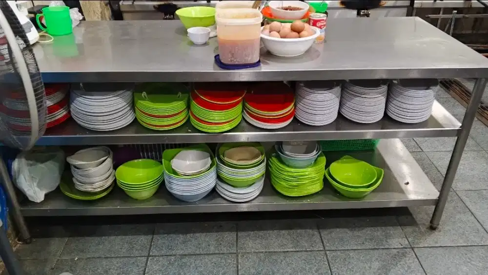 Dijual Meja stainless 3 tingkat, panjang 2 Meter x