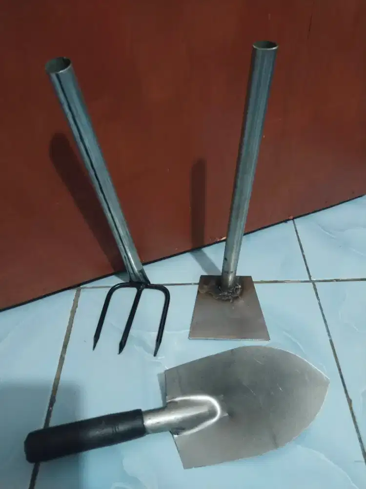 cangkul sekop garukan — lokasi dekat pasar serdang kemayoran