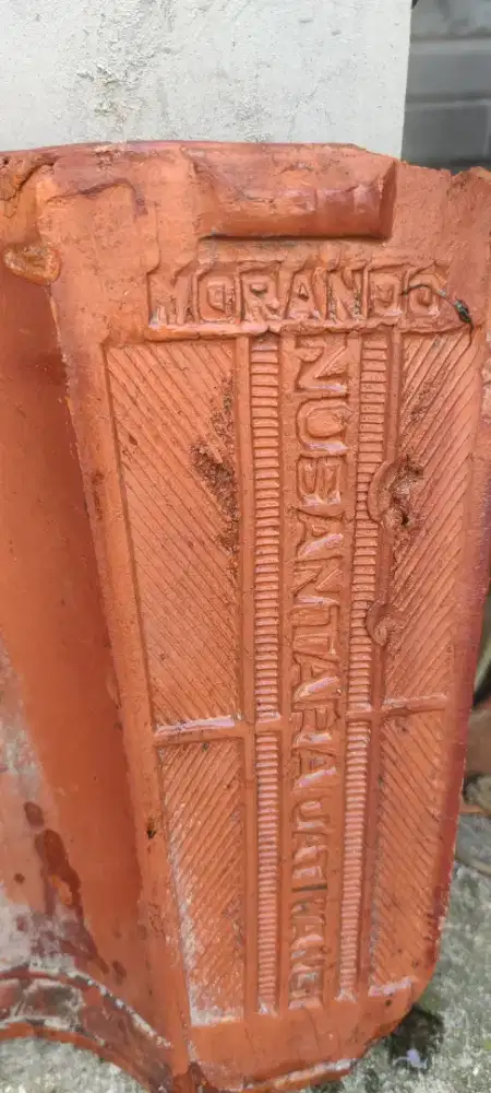 Jual genteng morando kurleb ada 500 pcs.