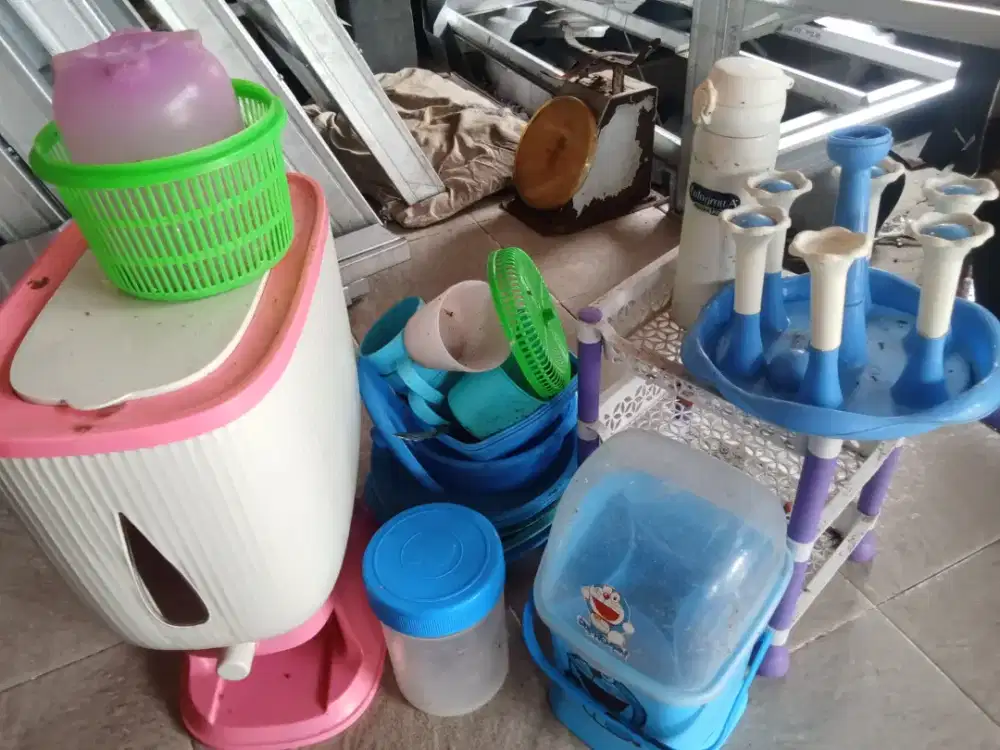 Perabot dapurnya dijual lha yang minat chatt disini