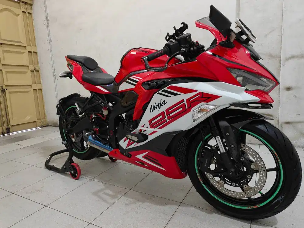 Kawasaki Ninja ZX25R ABS