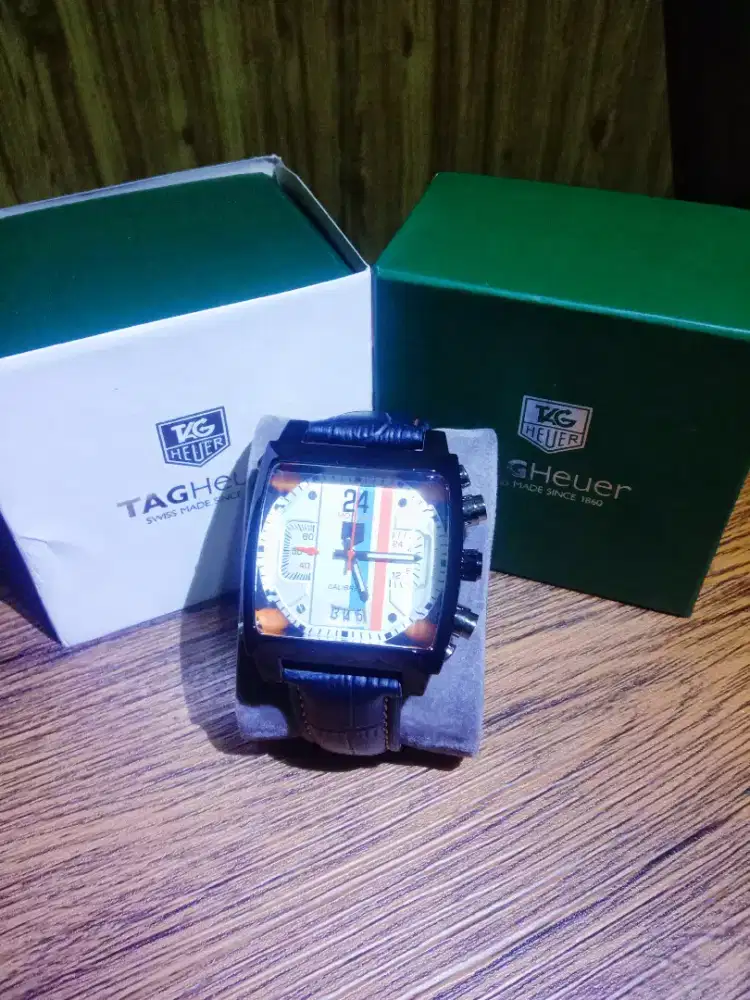 Kedua nya Tag Heuer Monaco Calibre 36 & Tag Heuer Carrera CR7