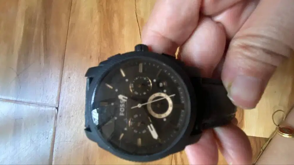 FOSSIL watch (model apa lupa)