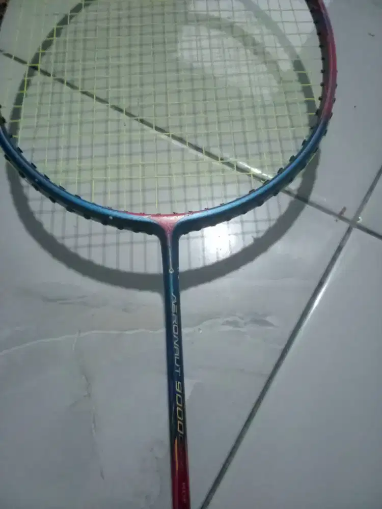 Di jual raket lining aernout 9000 hrg 400000 nego