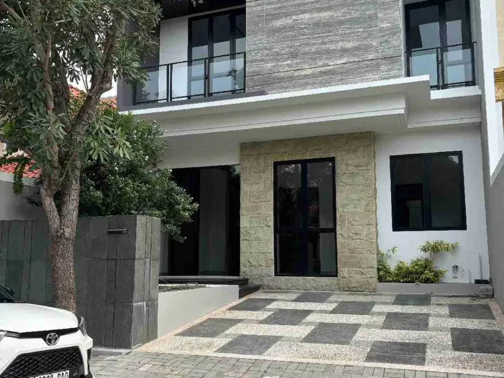 RUMAH BARU MODERN CITRALAND INTERNATIONAL VILLAGE 2 LANTAI BATU BATA MERAH SHM ROW LEBAR
