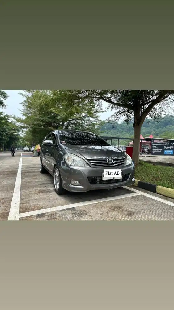 Innova diesel type V 2010 AT