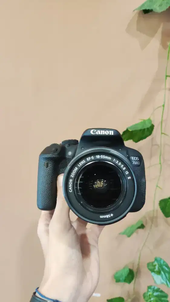 Kamera Canon Eos 700D Lensa Kit 18-55mm Is ii