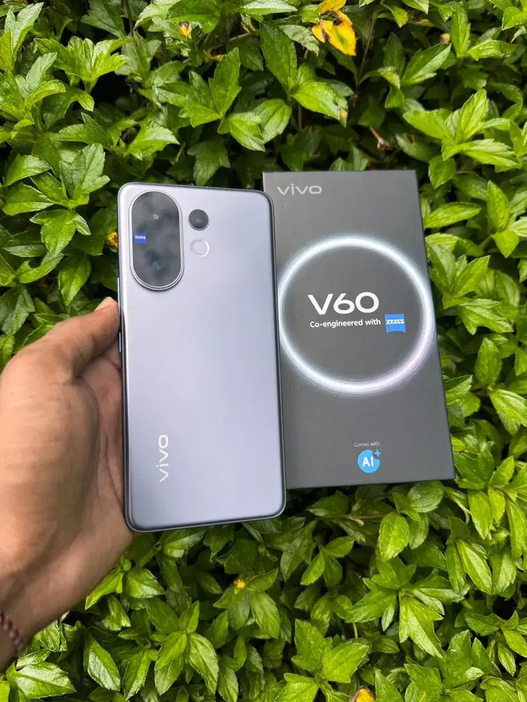 Vivo v60 5G 8/256 like new