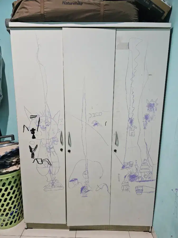 DIJUAL MURAH LEMARI PAKAIAN 3 RUANG