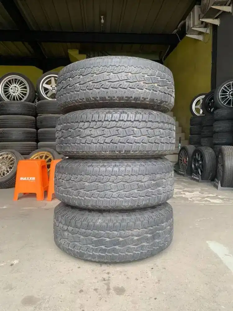 Ban Bekas Offroad Toyo Open Country 215 70 15