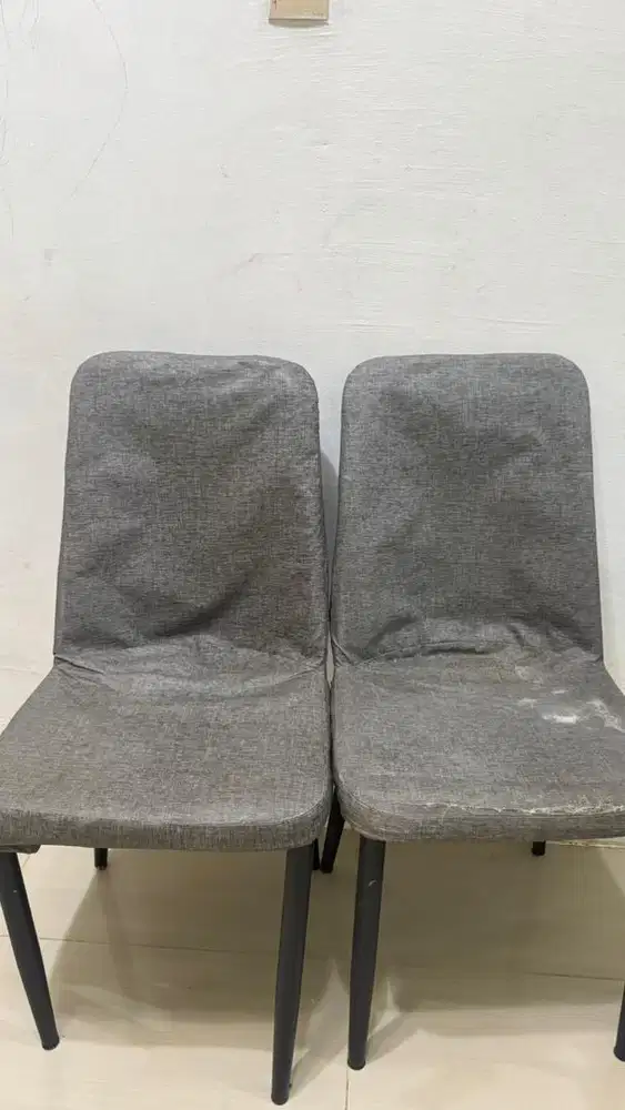Kursi Makan Dua Buah