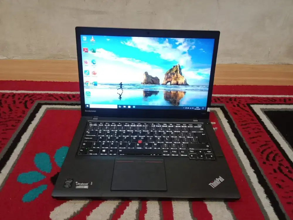 Lenovo Thinkpad T440S core i5 ram 8 ssd 256 keyboard menyala