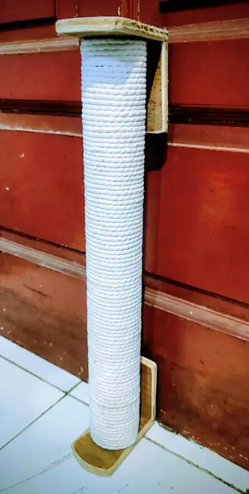 Tiang garukan kucing