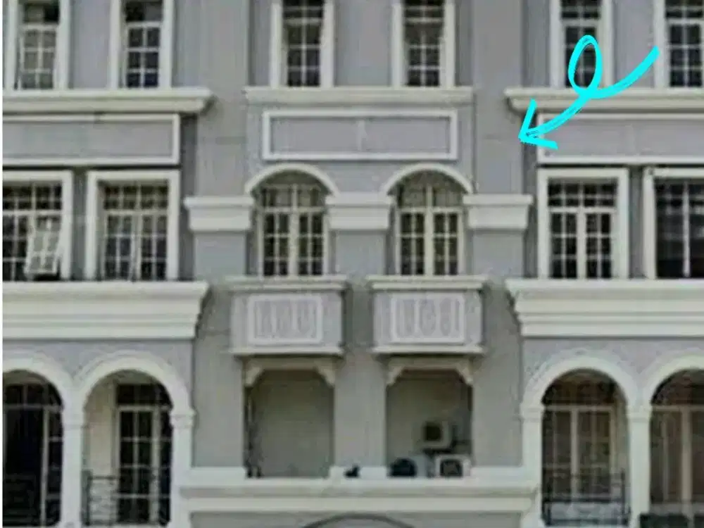 Ruko MOI Boulevard Barat, Kelapa Gading. Hadap jalan raya. Rapih, siap pakai.