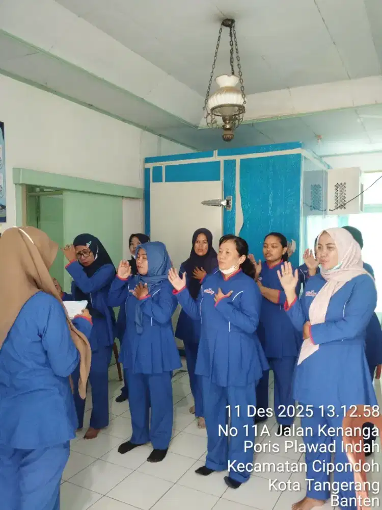 Memasarkan produk cimory