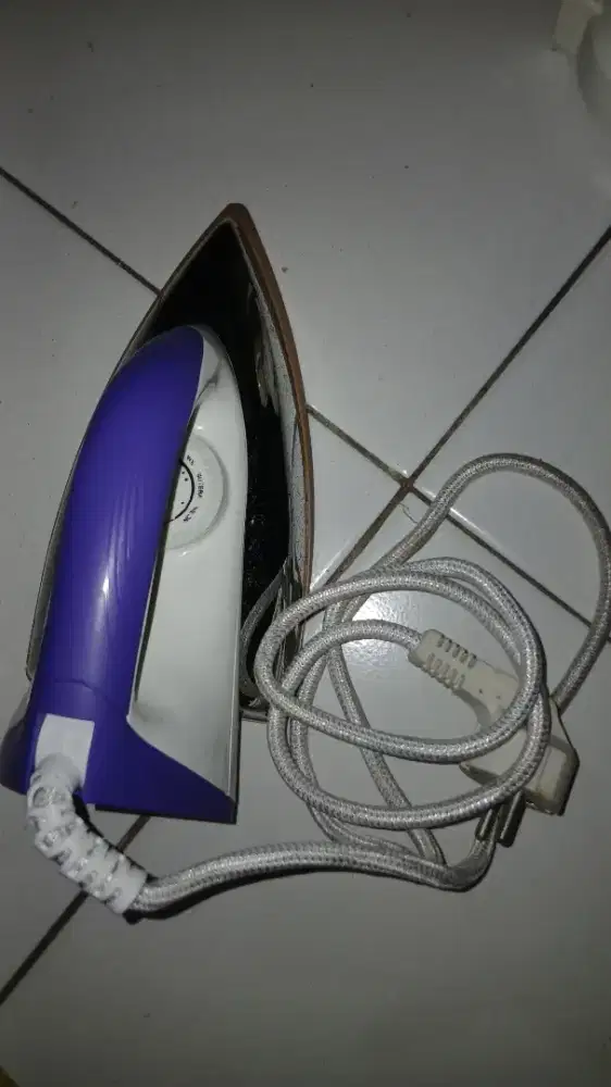 Setrika Listrik Maspion Model HA-380