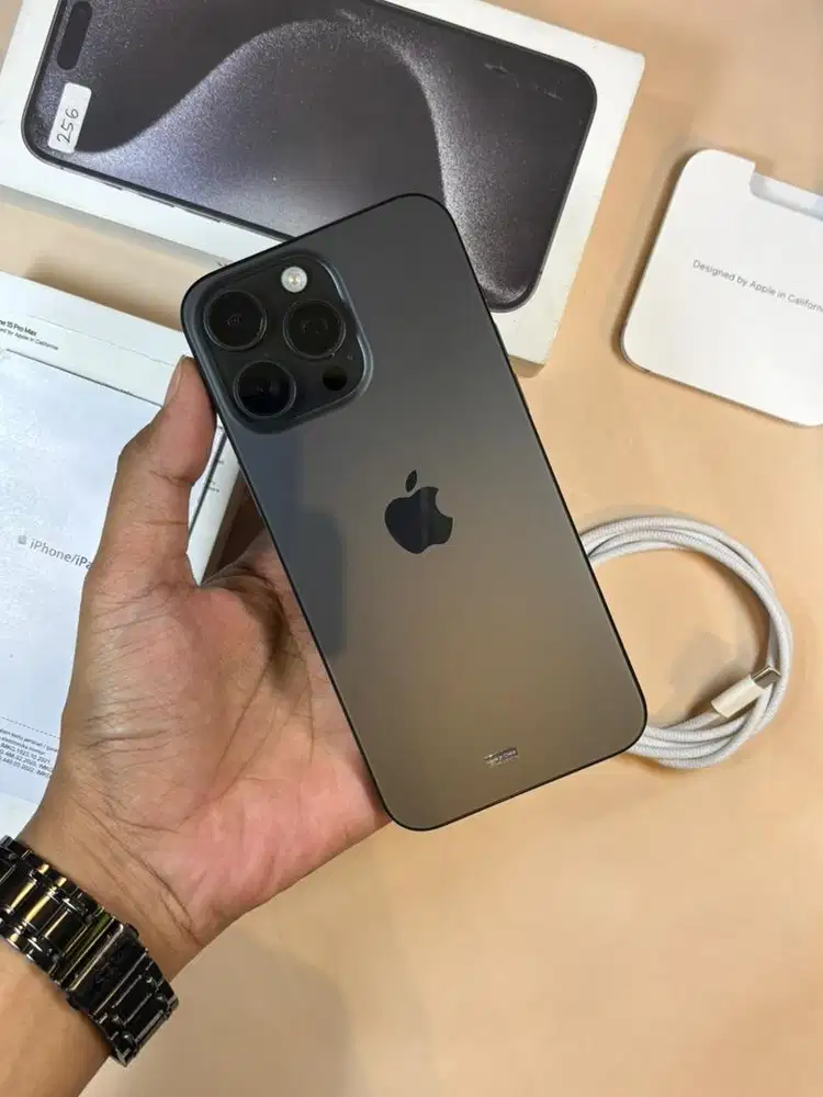 iPhone 15 Pro Max 256GB BH84 Resmi (Black)