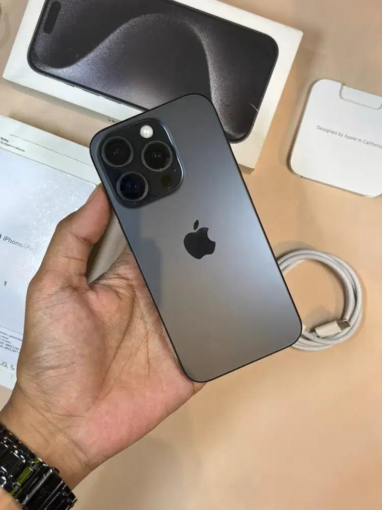 iPhone 15 Pro 256GB BH87 Resmi (Black)