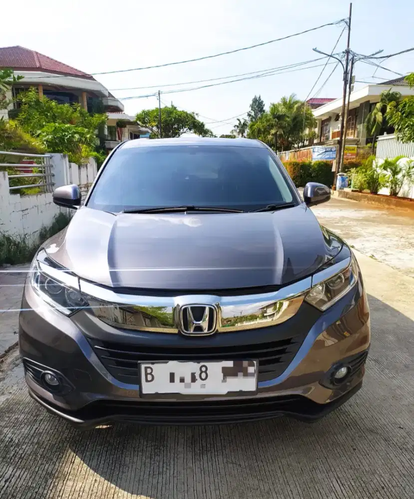 Honda HRV E 1.5 AT Dark Grey Low km gress like new!