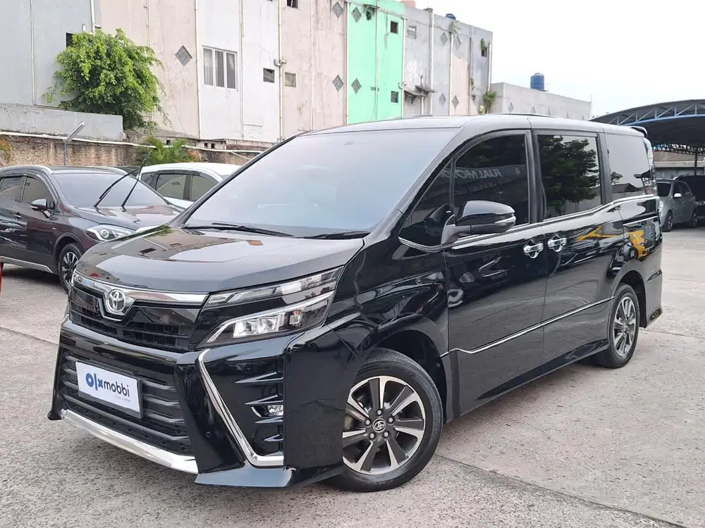 DP MURAH - Toyota Voxy 2.0 Bensin-AT 2020