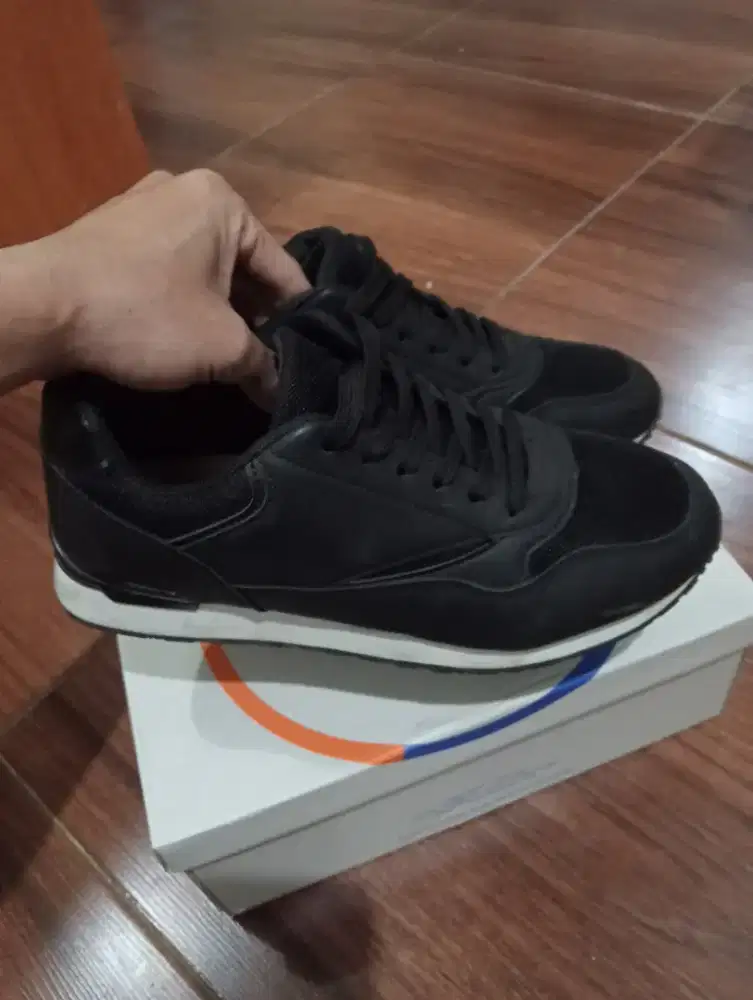 Jual aja jarang di pakai size 42 hitam