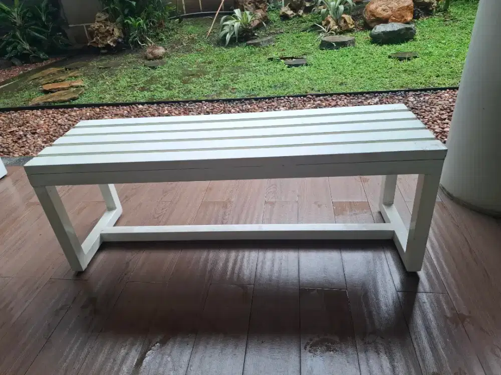 Kursi taman atau cafe