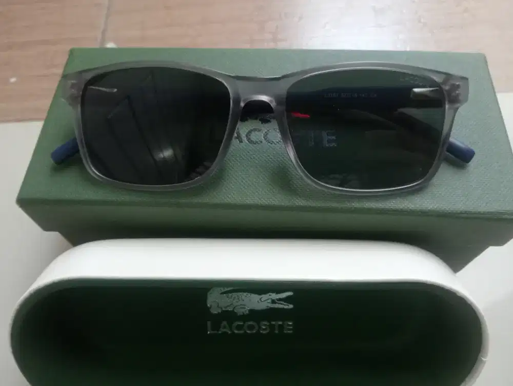 Kacamata wanita lacoste anti UV dan radiasi